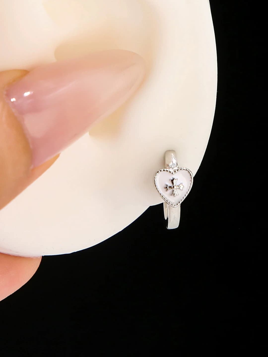 White gold, inner diameter 10mm