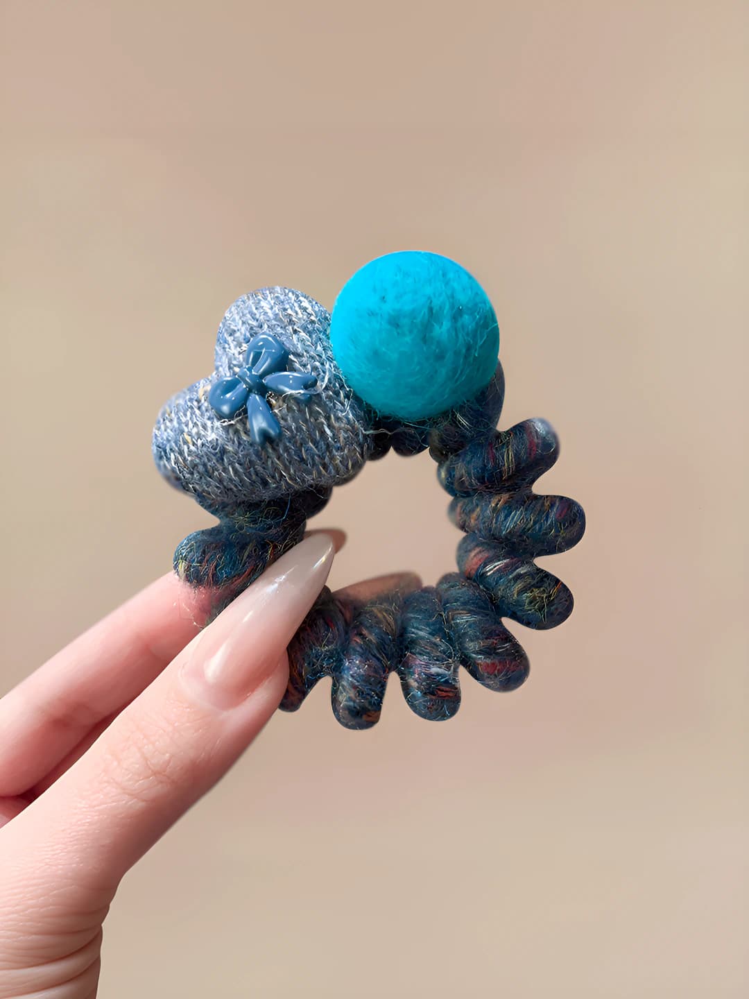 Blue pom-pom
