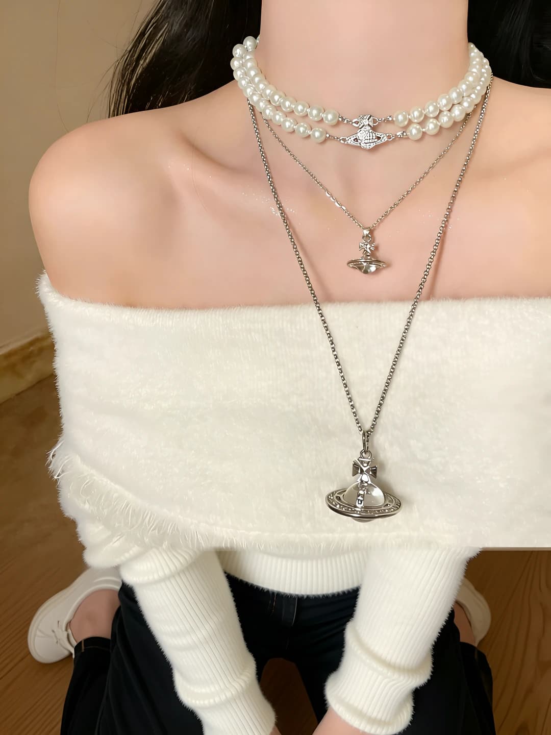 Women's Saturn pendant necklace: 2026 new model, geometric shape in ins style, layered sweater chain, premium feel