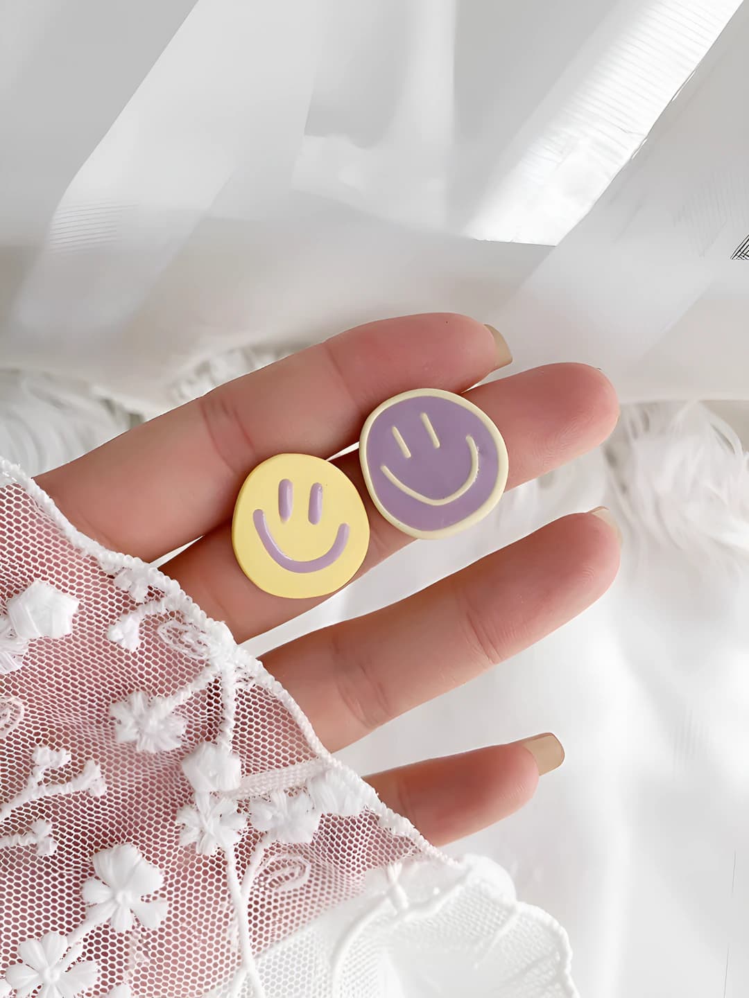 Women's geometric smiley face stud earrings, 2026, simple and modern style