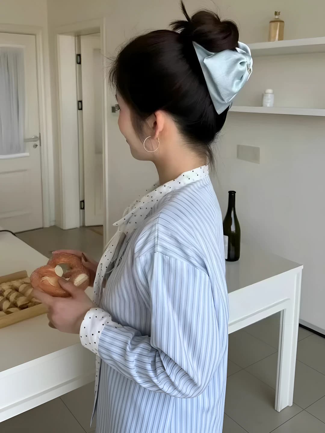 Синий складной атласный бант