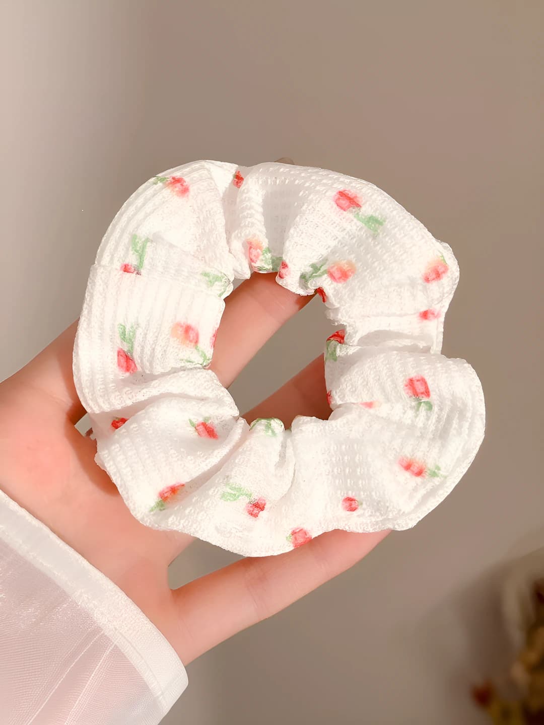 8# Red floral hair tie