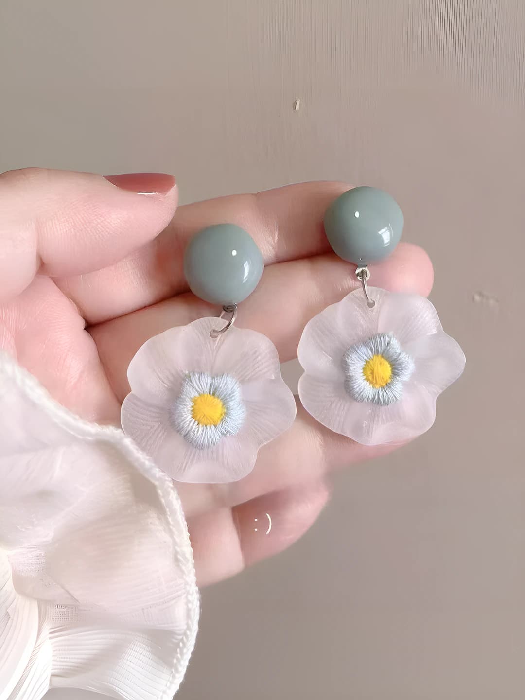 3#Green flower studs