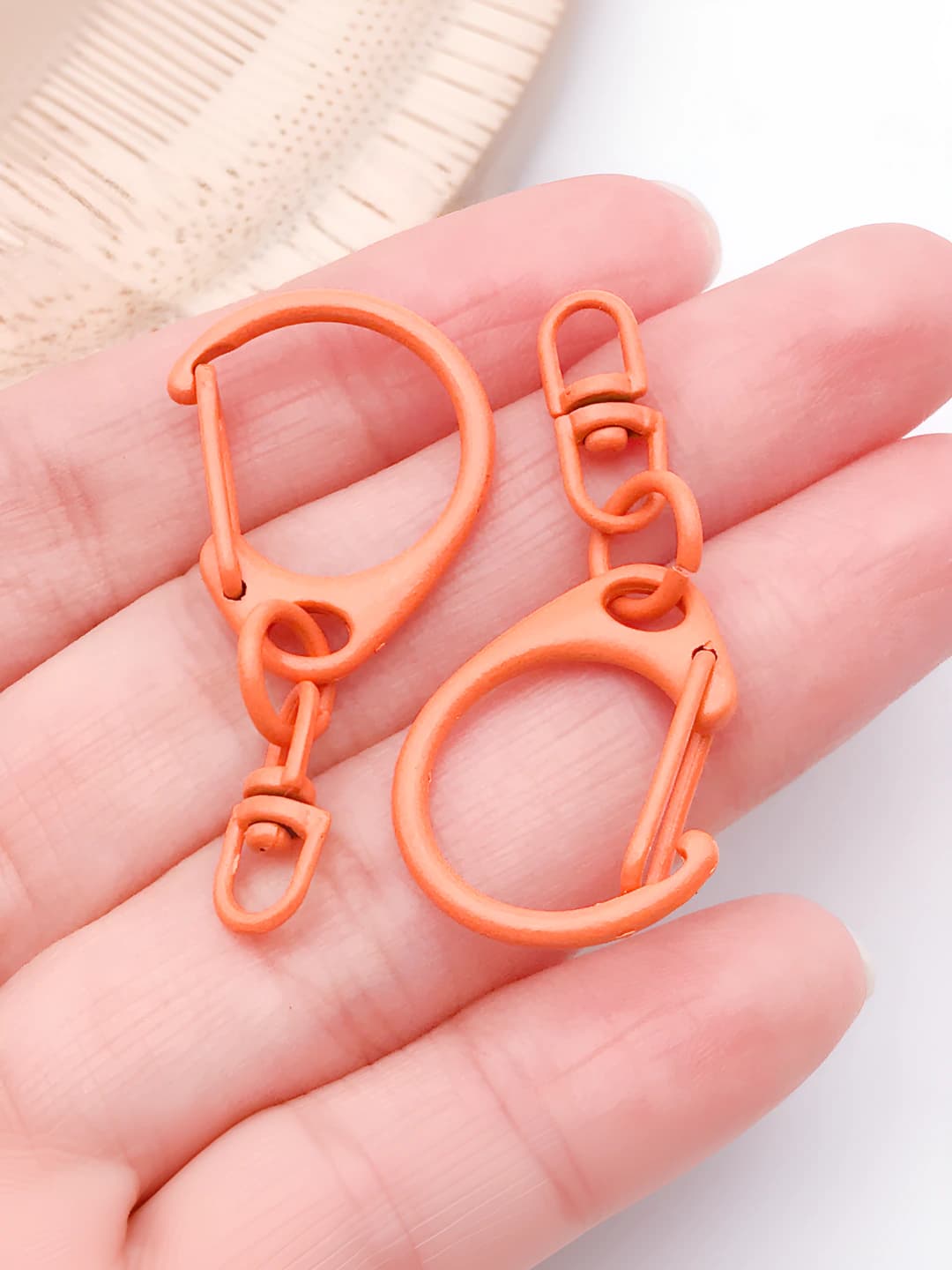 1 pc orange paint D ring 8 key 41x18mm-1.9g