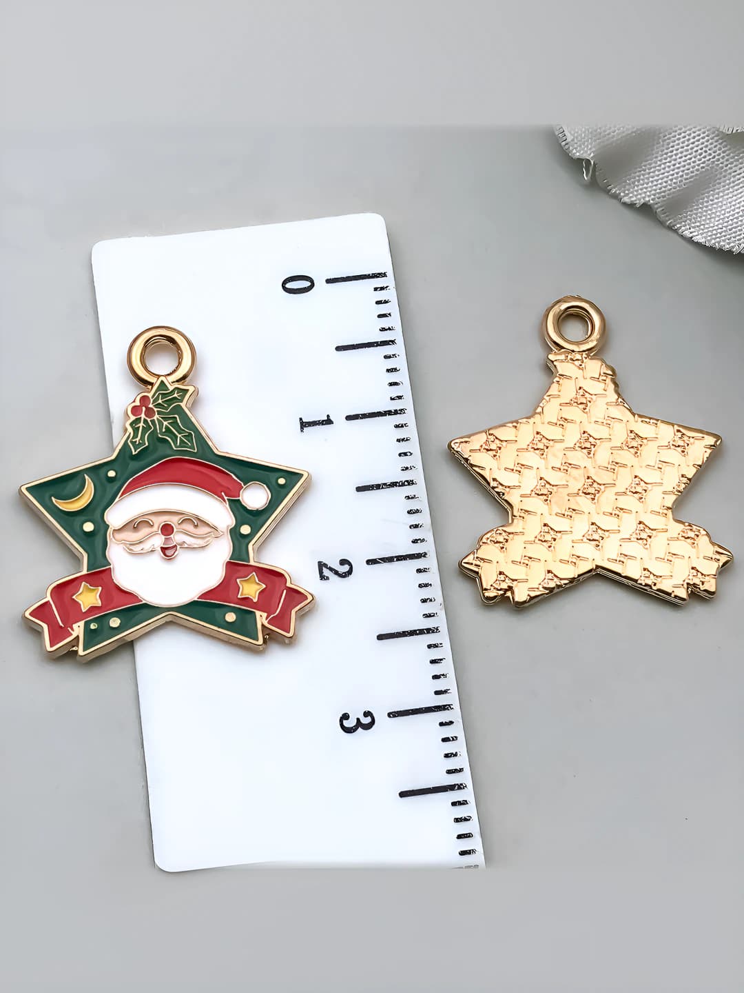 1 шт Санта Клаус 22x19mm-1.3g-19690