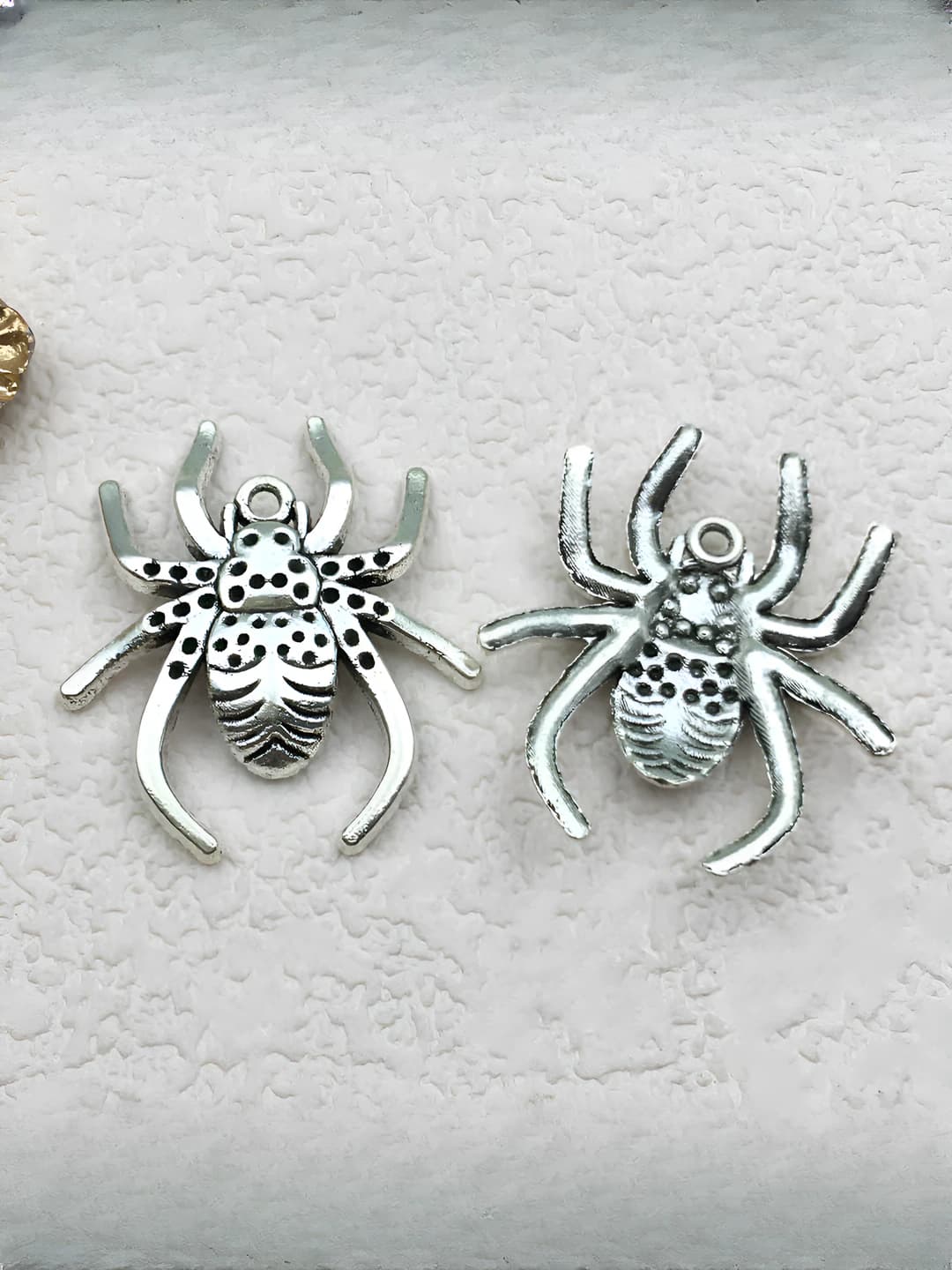 Halloween o'yma 25x28mm-2.8g