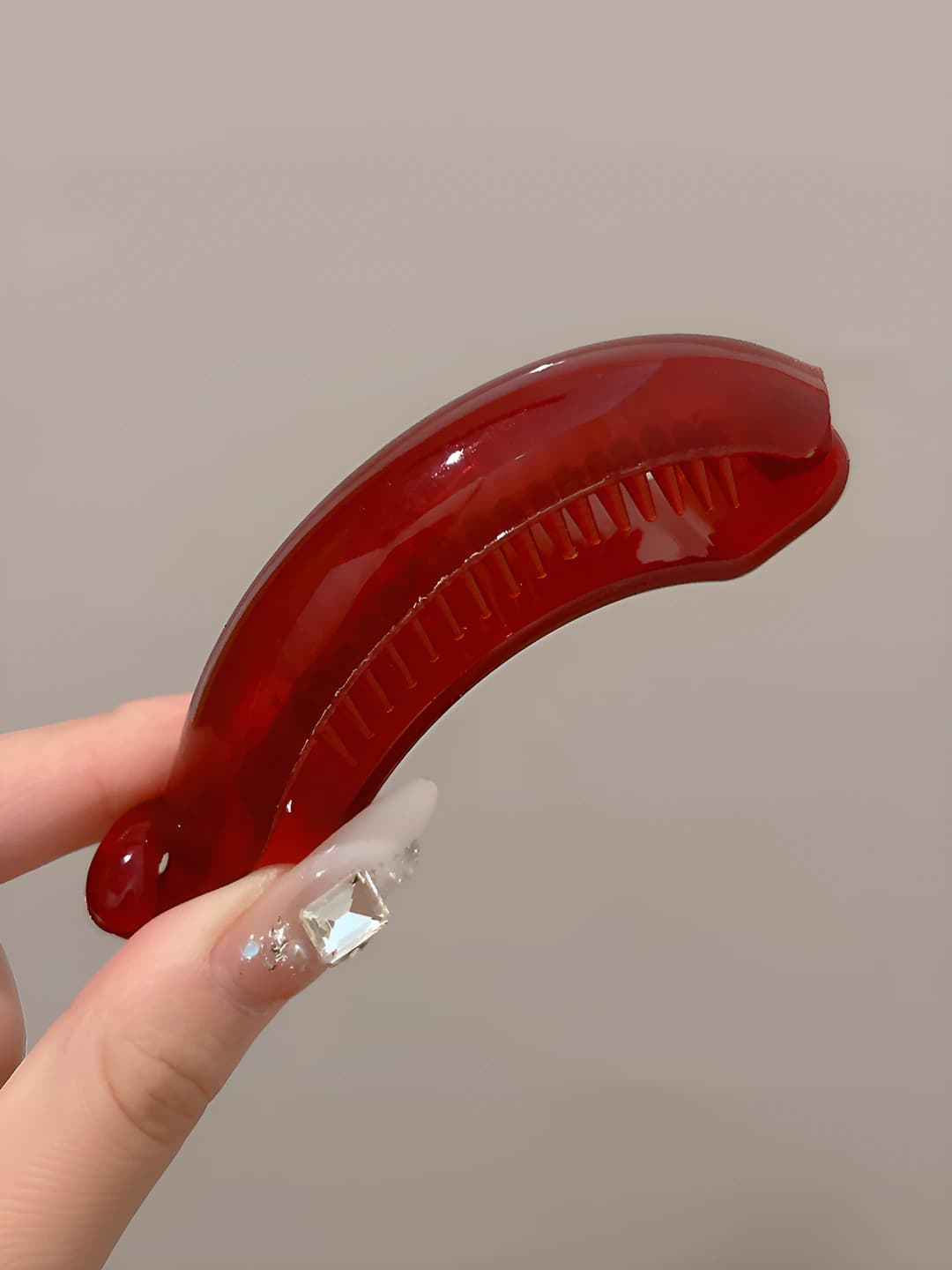 Red straight clip, 9.5 cm