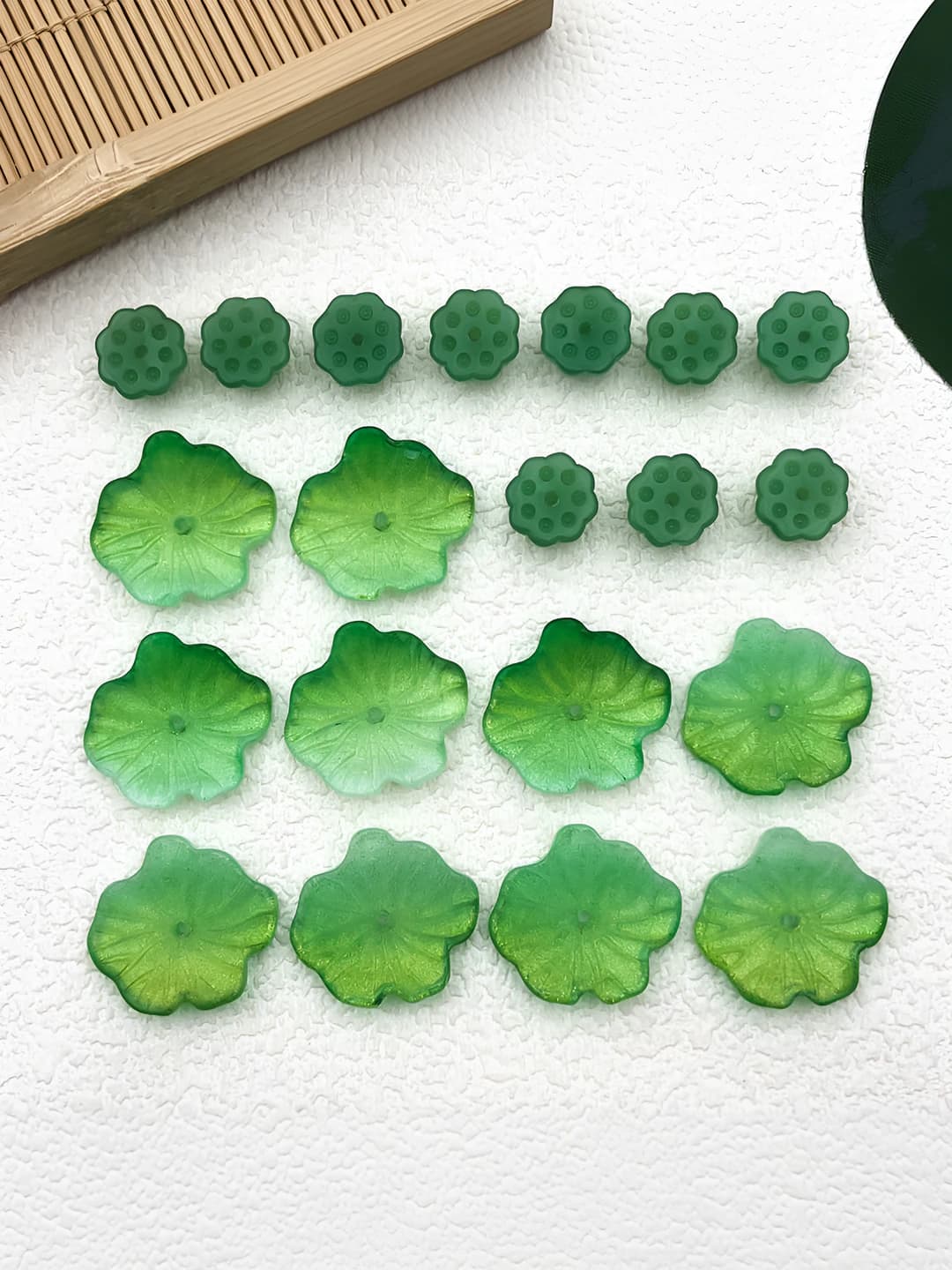 20 pc mixed glass lotus leaf set-2 types-25.8g