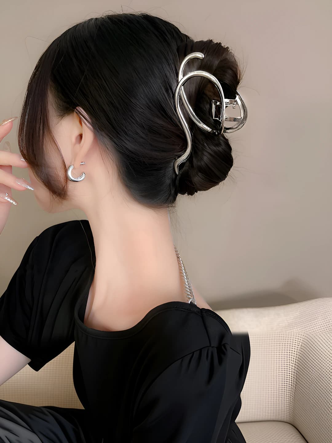 Women's metal hair clip (shark claw clip): irregular line design, electroplated, light luxury style, for work and leisure, back of head clip