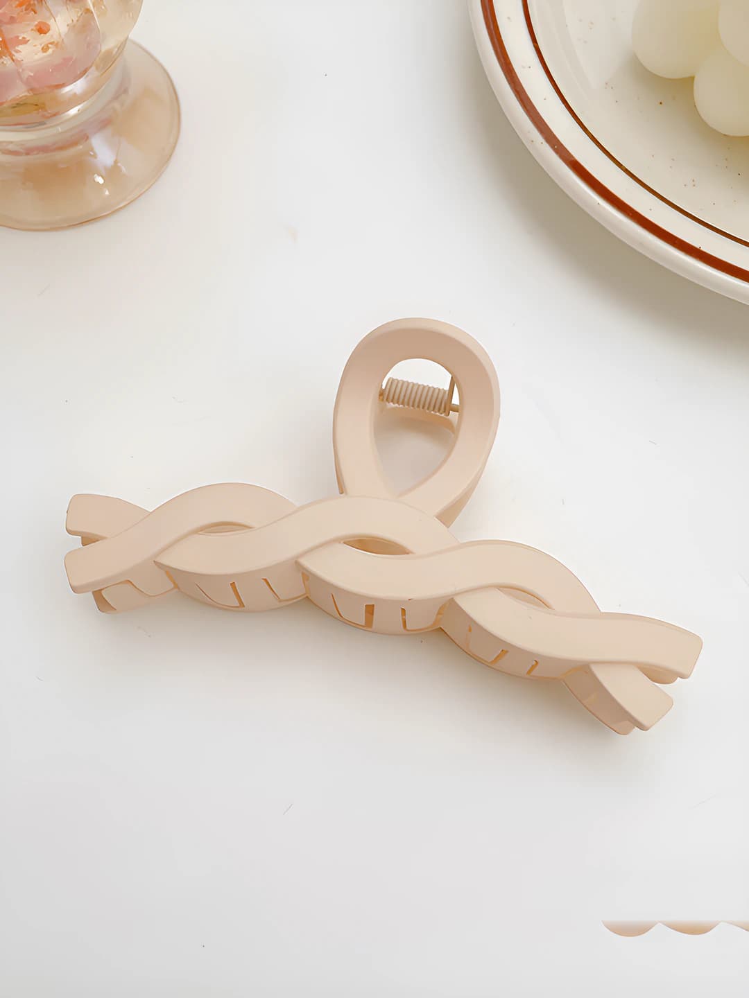 Beige, twist
