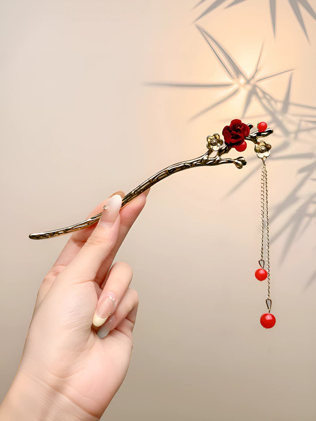 1# Qizil guli qizil marvaridli soch qoqchi - oltin (sumkada) 17cm