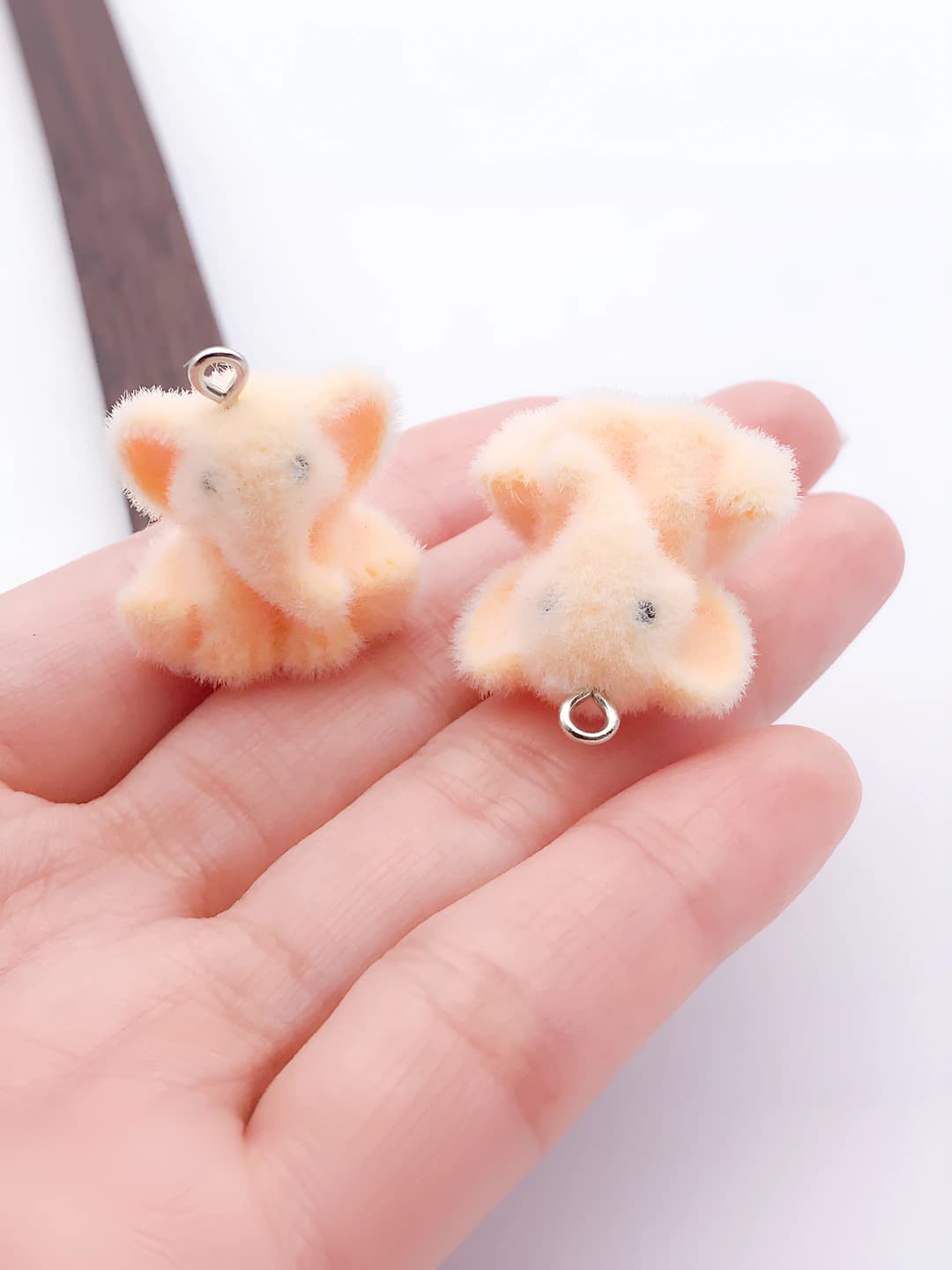 1 pc, yellow, 23x21x17mm, 3.1g