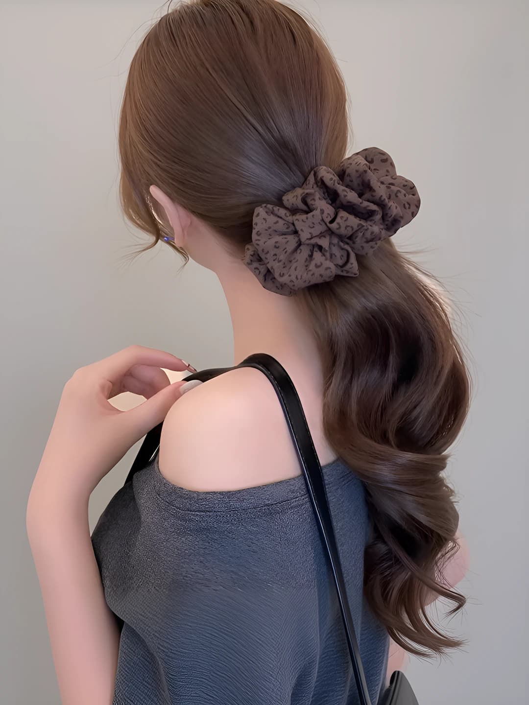 Women's hair clips and combs in retro style: banana clip, handmade, ruffled, leopard print, adds volume