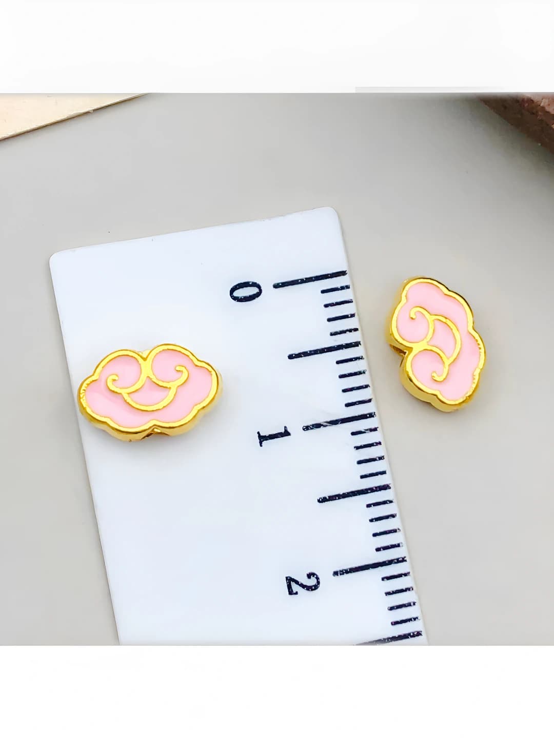 Kichik, pushti, yaltiroq oltin, 10x6mm, 0.7g, 2 teshik