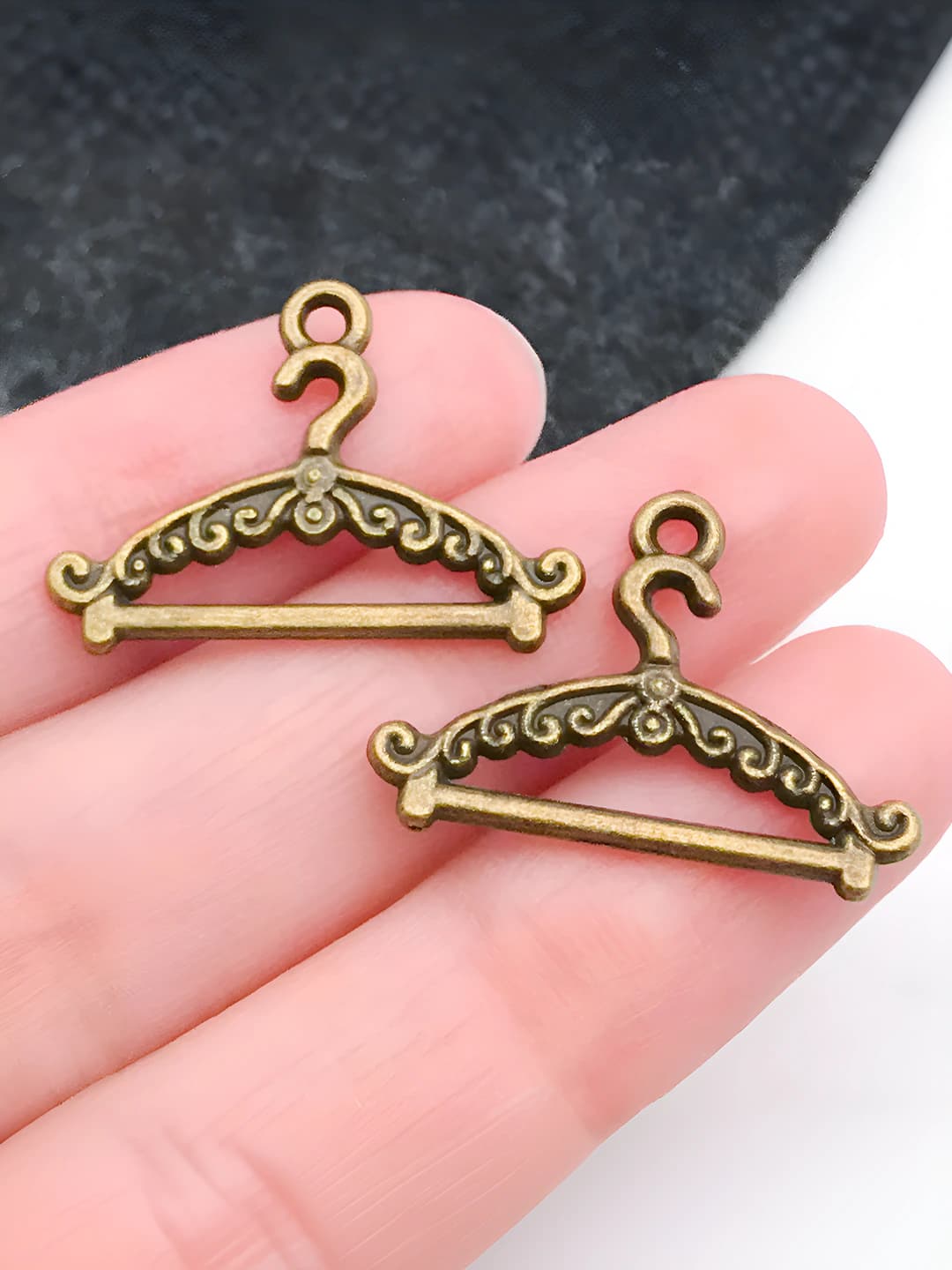 1 pc antique teal hanger 24x17mm-1.1g