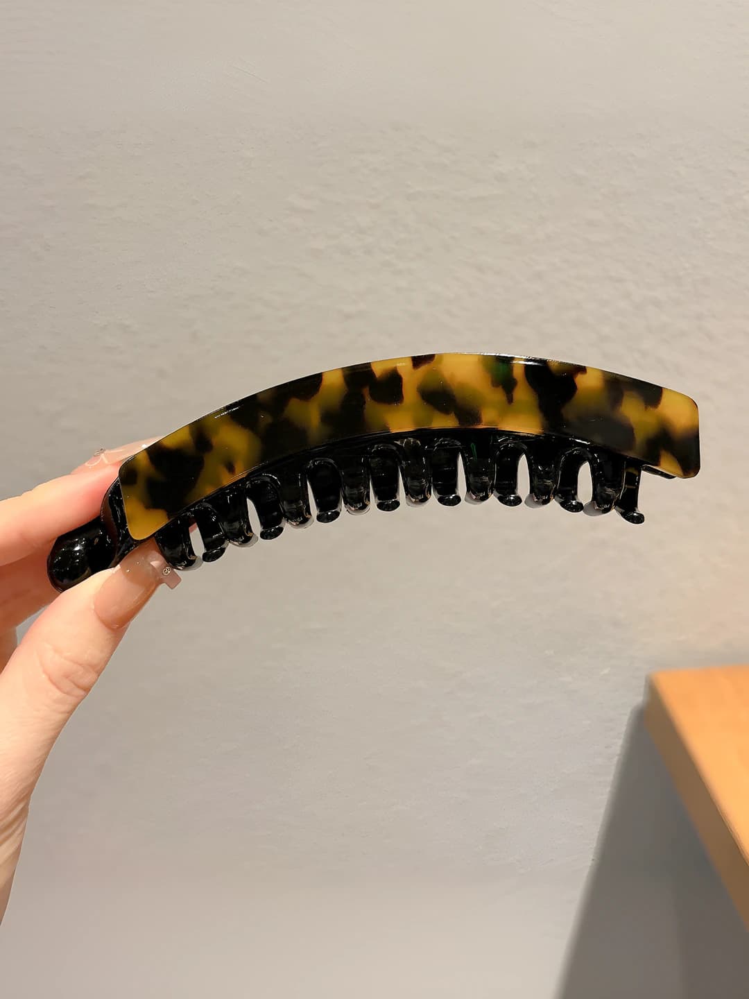 2# Large banana clip [Dark tortoise] approx. 13 cm