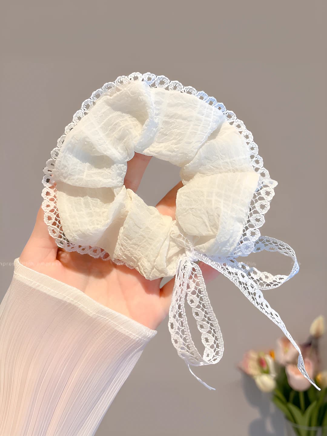 2# Off-white lace bow