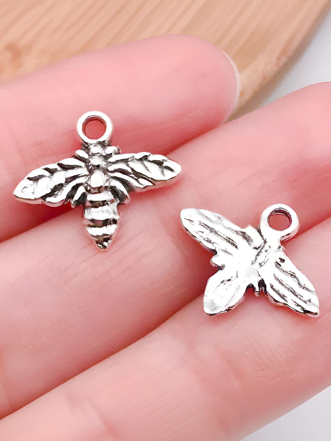 1 шт Старинное серебро маленькая пчела 16x13mm-0.5g