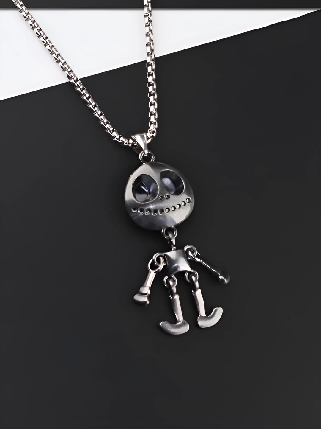 Skull necklace for men and women, sweater chain