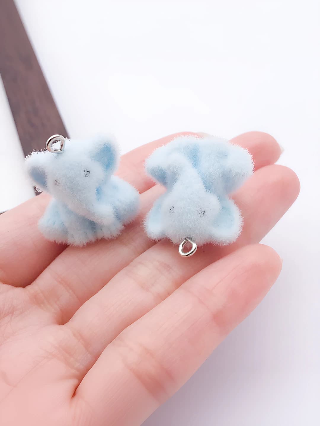 1 pc, blue, 23x21x17mm, 3.2g