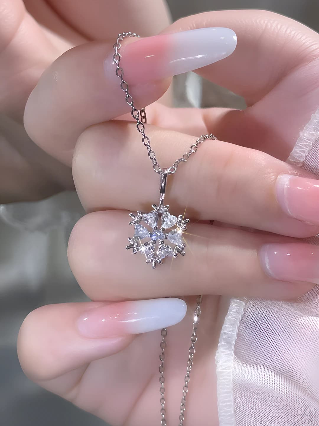 X169 Snowflake Necklace