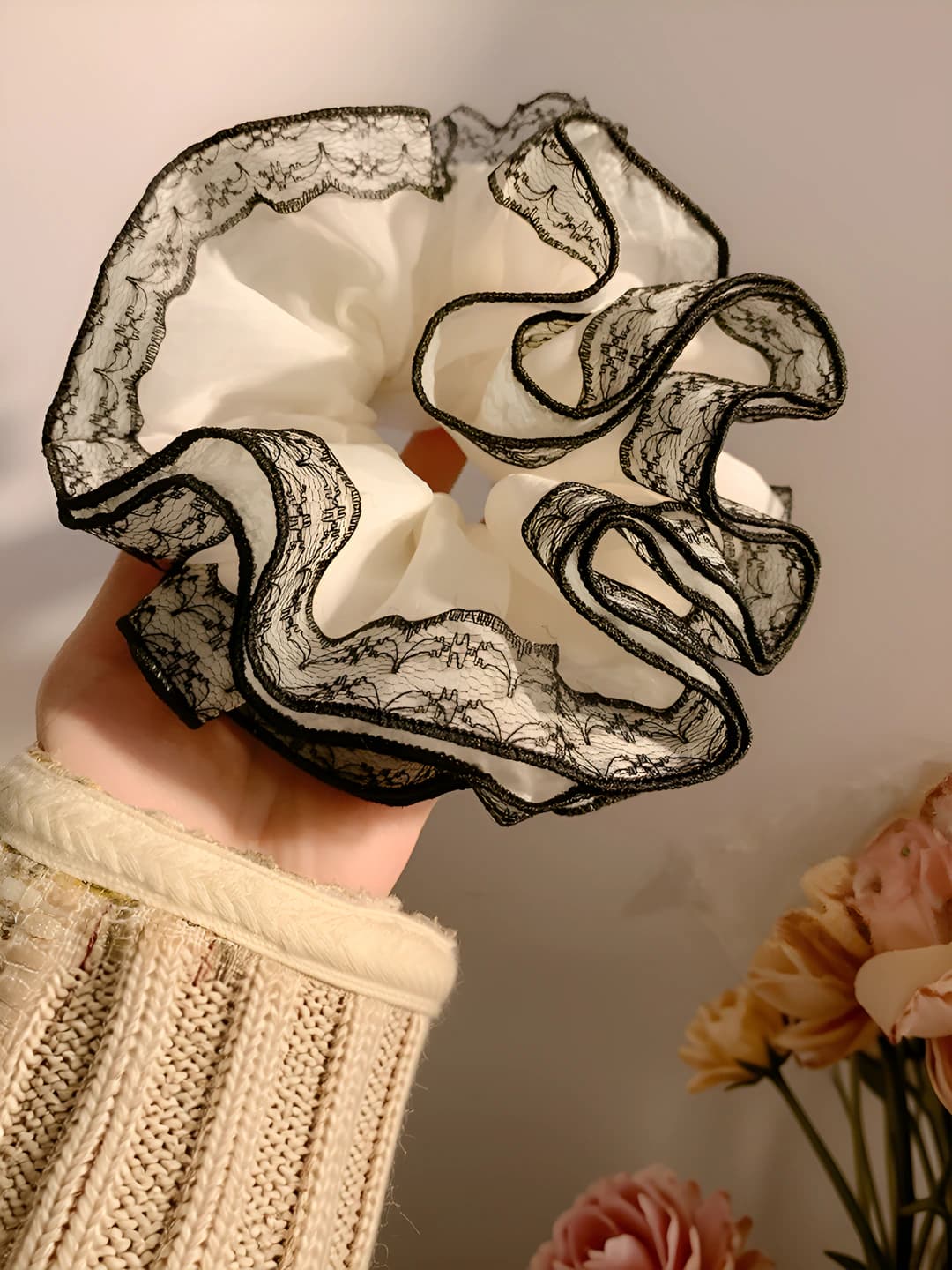 White lace edge 2 layers - 17 cm