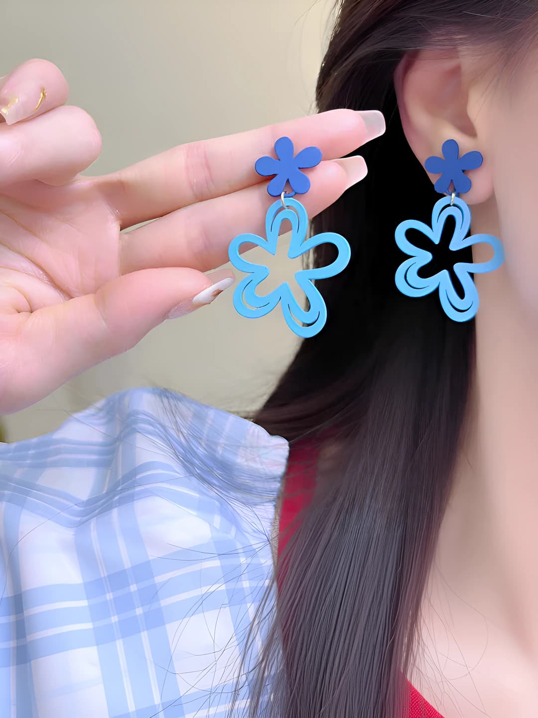 5# O39 - Studs irregular blue flowers 5.7 cm
