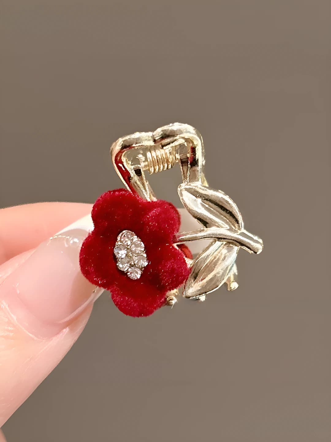2# Red floral clip 1 pc - 2.5 cm