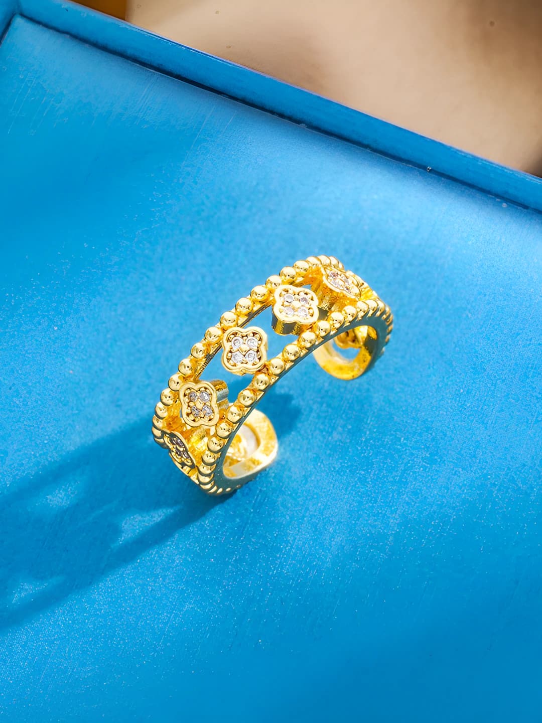 9937 Openwork ring - Gold