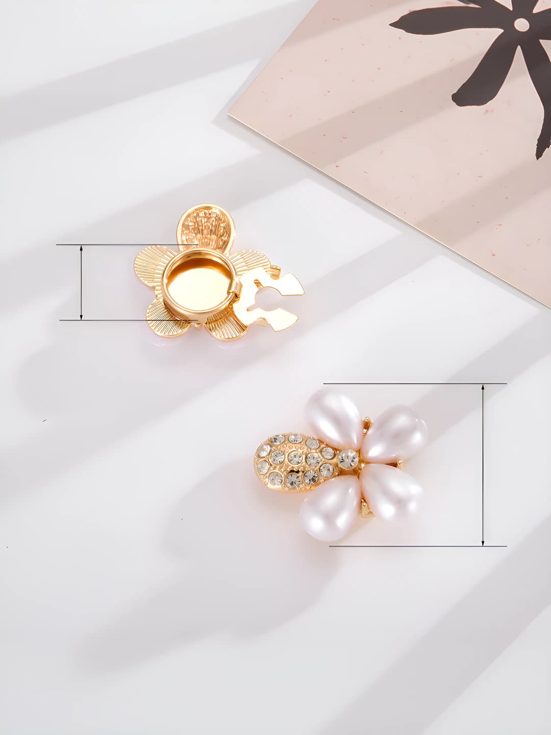 Pearl flower collar button, gold