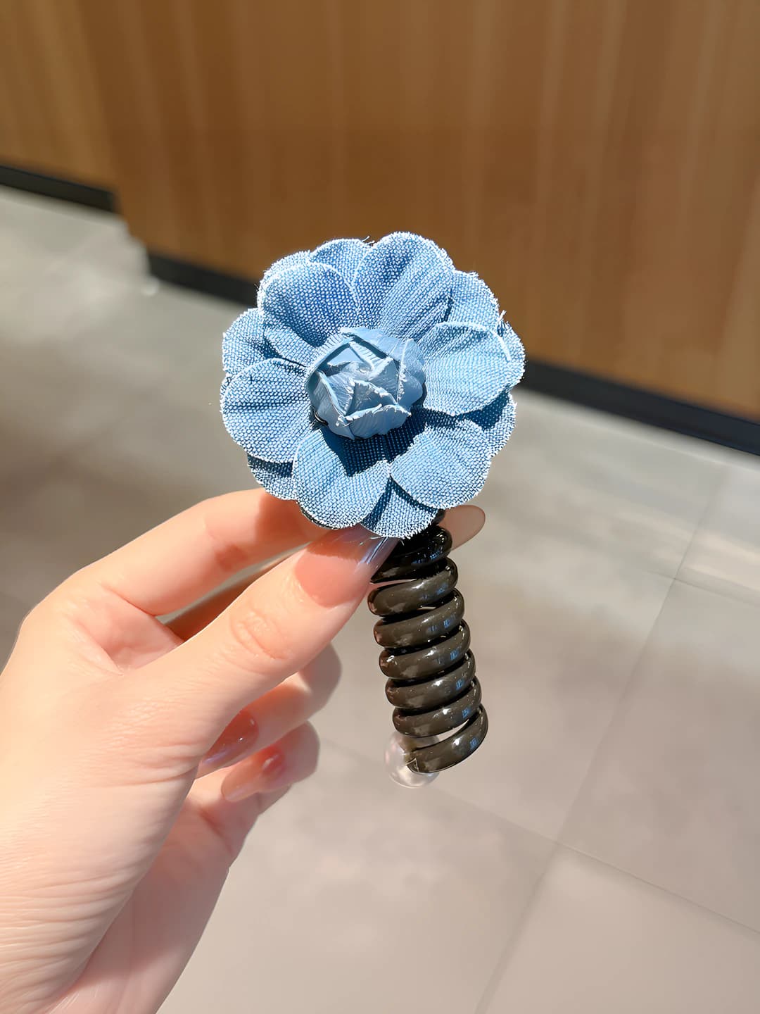 2# Light blue flowers, hair tie 10 cm