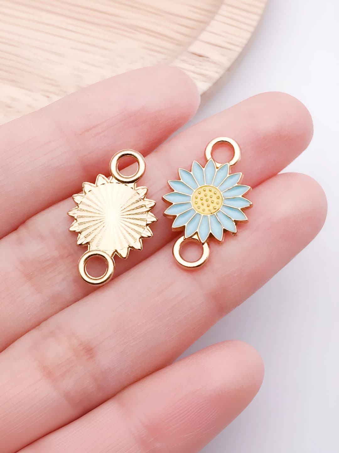 1 pc Blue double sunflower 21x13x1mm-0.85g