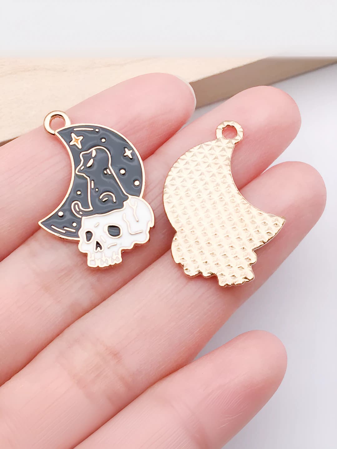 Чёрный луна скелет кот 26.5x17.5x1mm-1.6g