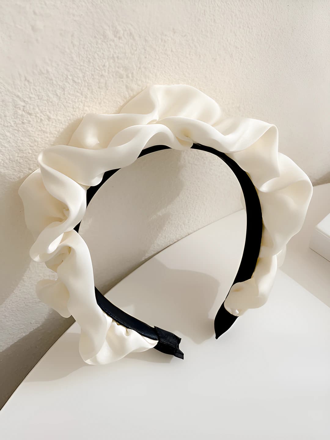 2# White, ruffled, large