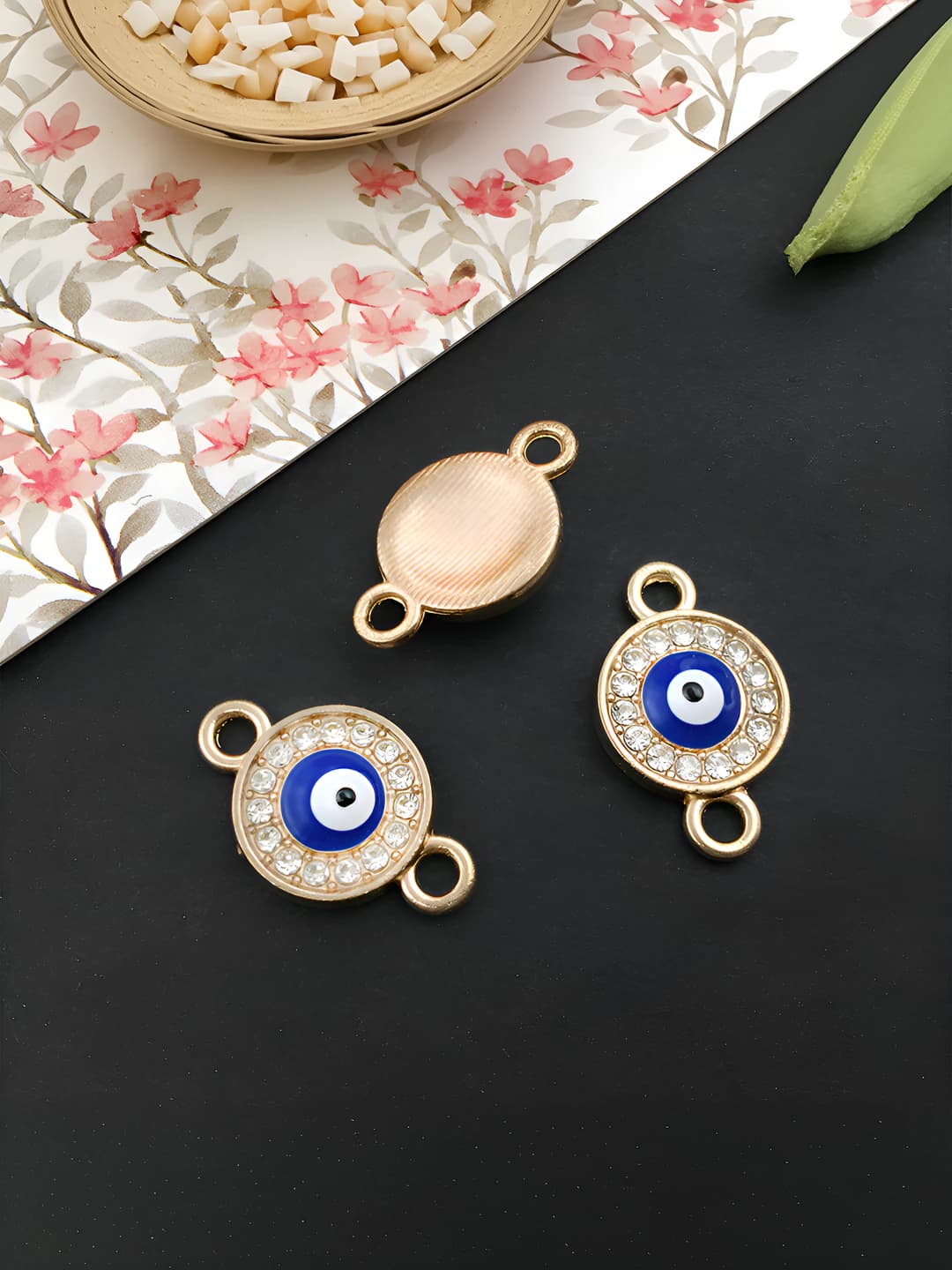 1 pc Gold gold eye 19x12mm