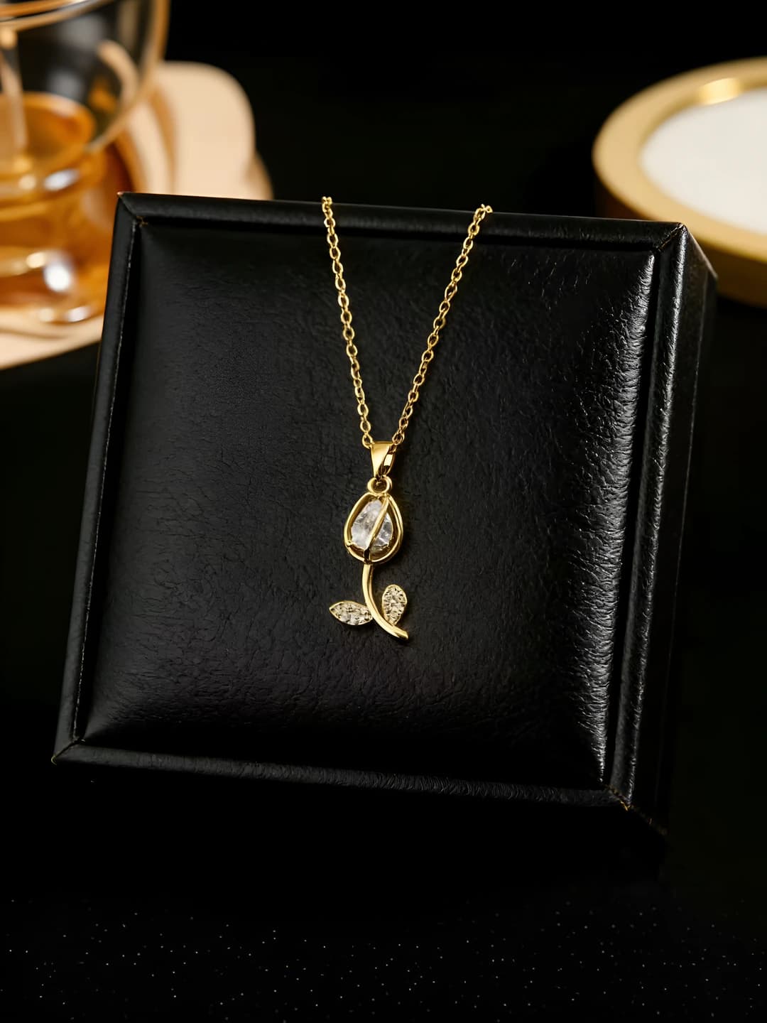 396 Tulip Necklace - Gold-White