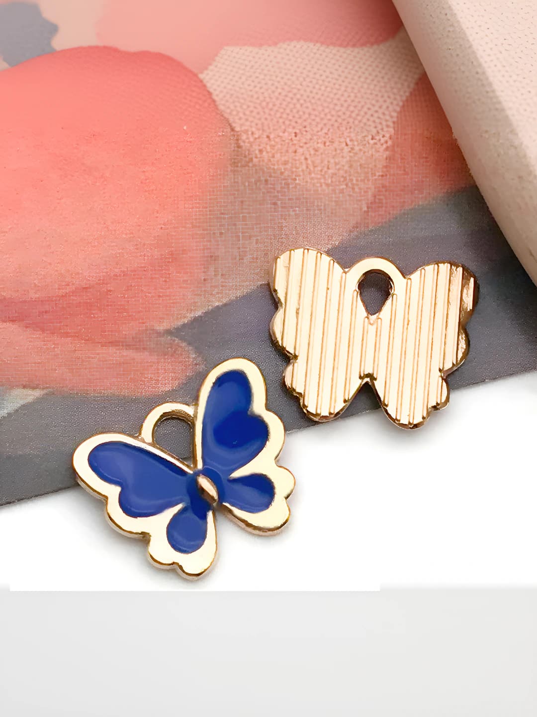 Тёмно-синяя бабочка 12x11mm