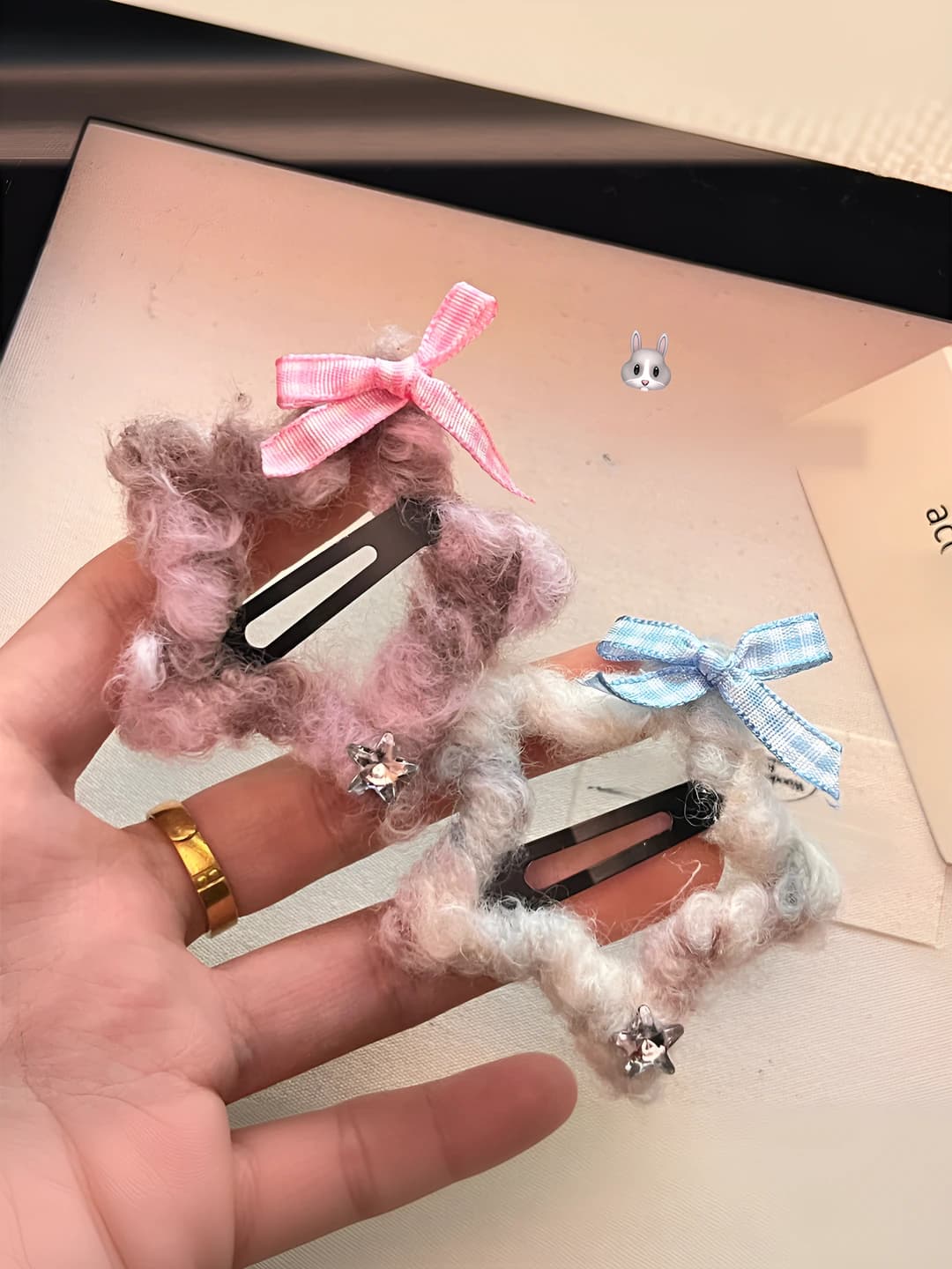 Women's hair clips and combs in Korean style for autumn-winter with star design element made of fluffy material