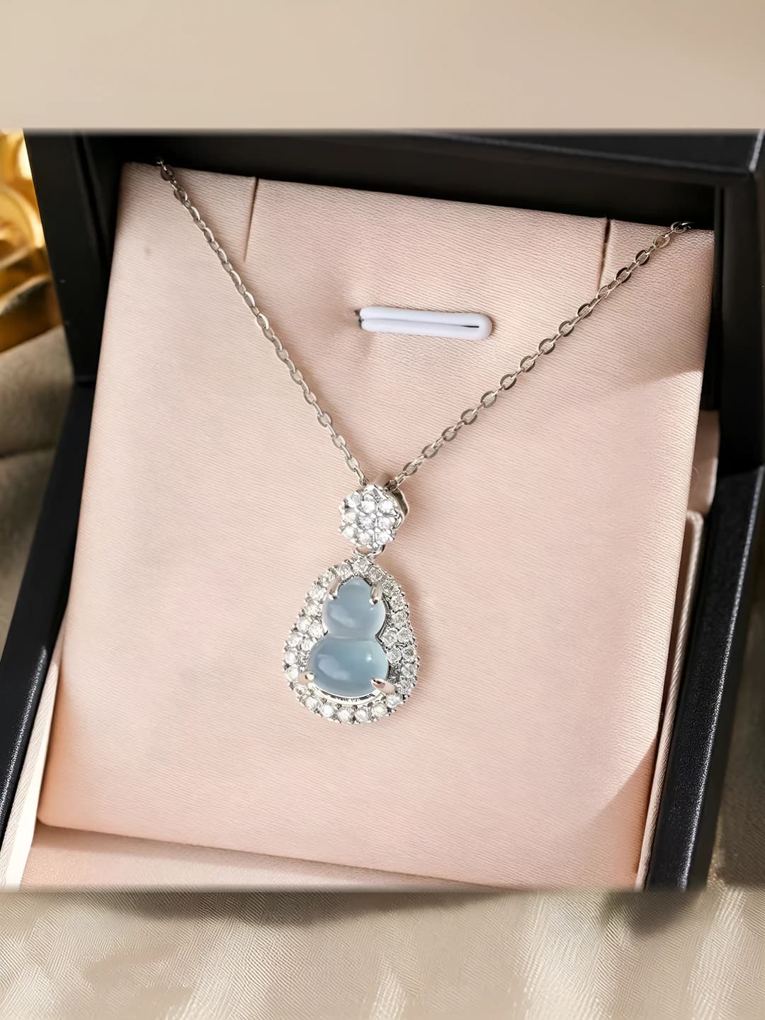 118 Gourd - Silver & blue