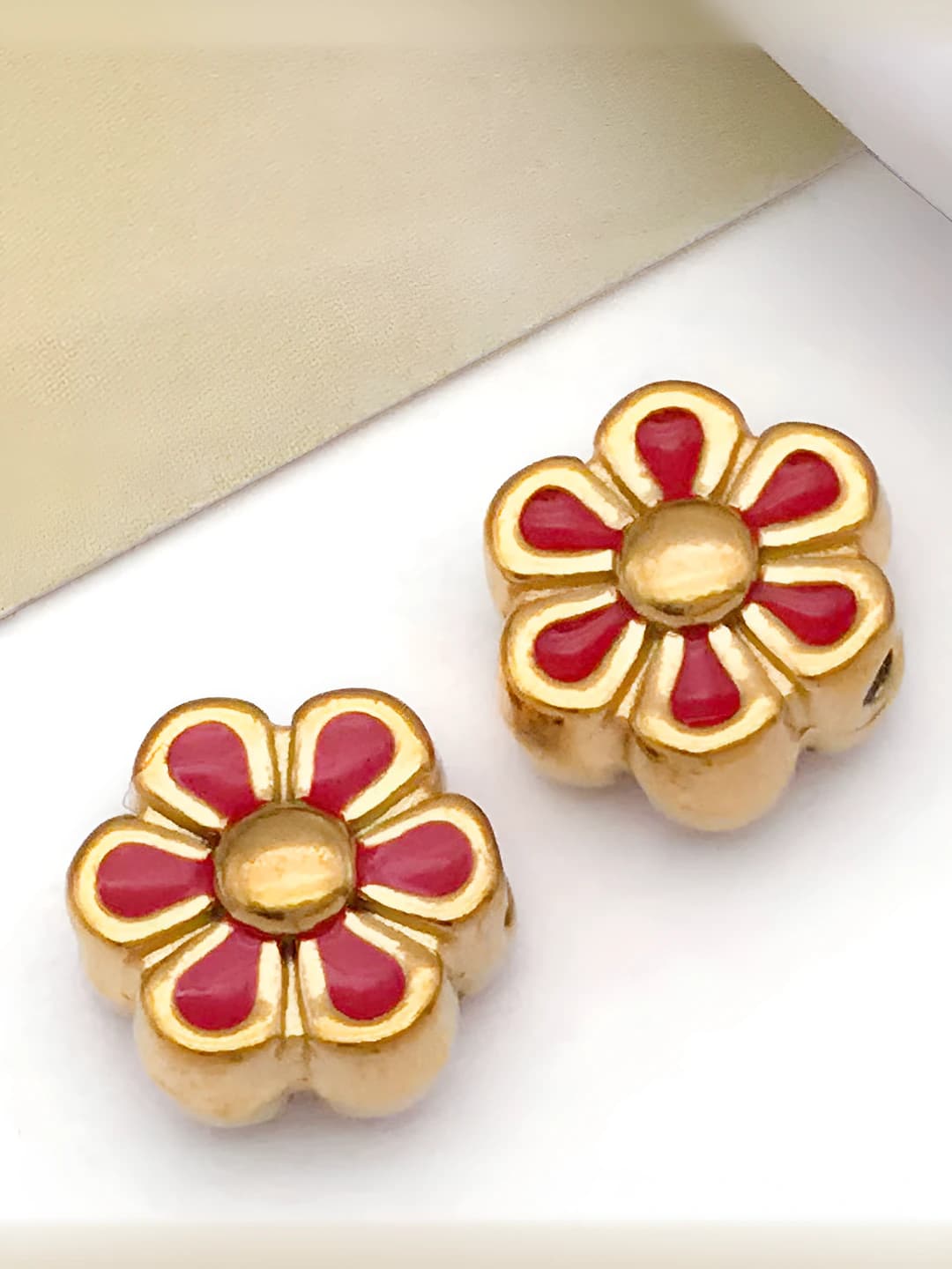 Красный ромашка 8x8x5mm 1.3mm 1.2g