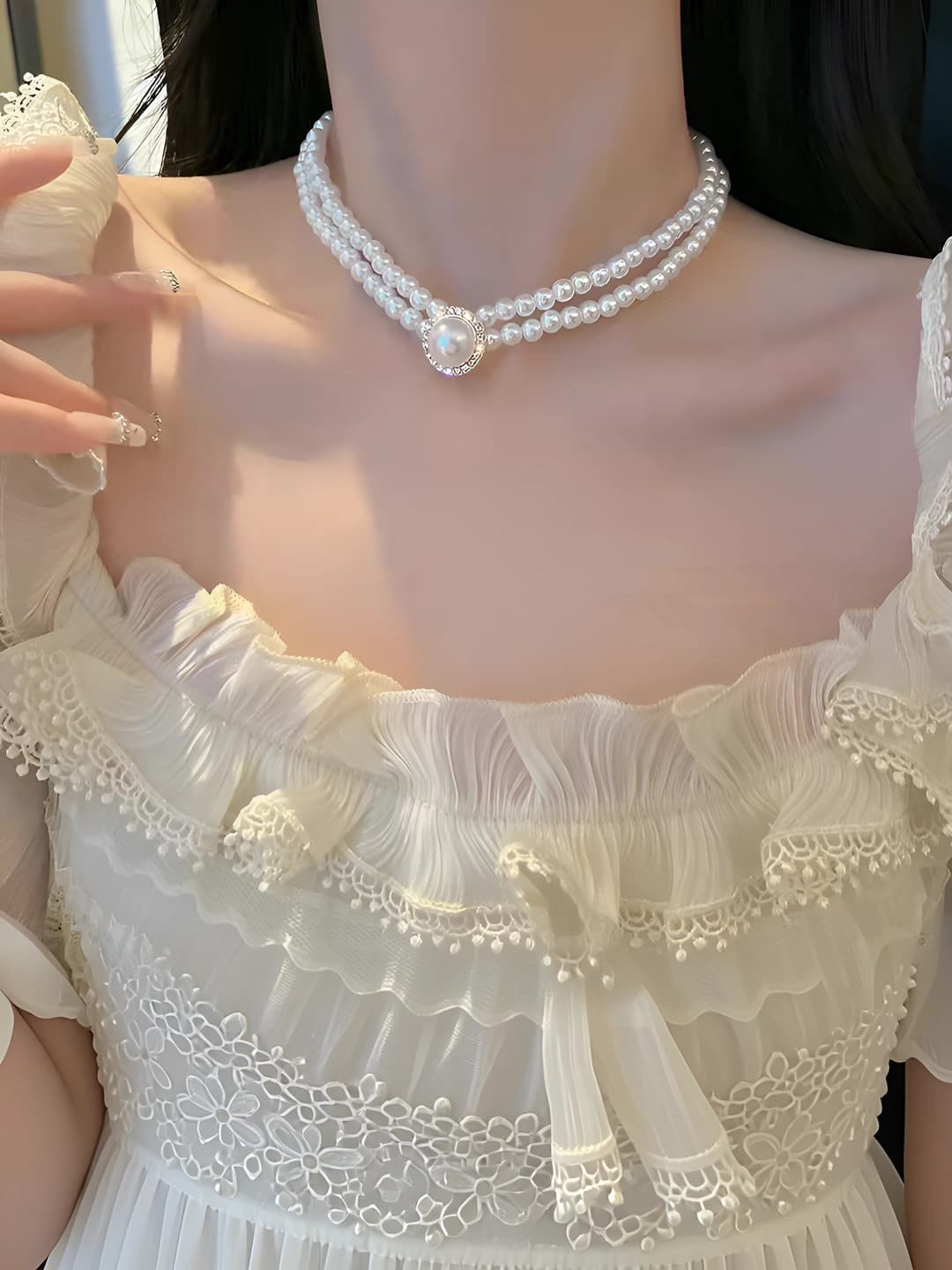 Women's pearl beaded necklace in french retro style, handmade, up to 30 cm