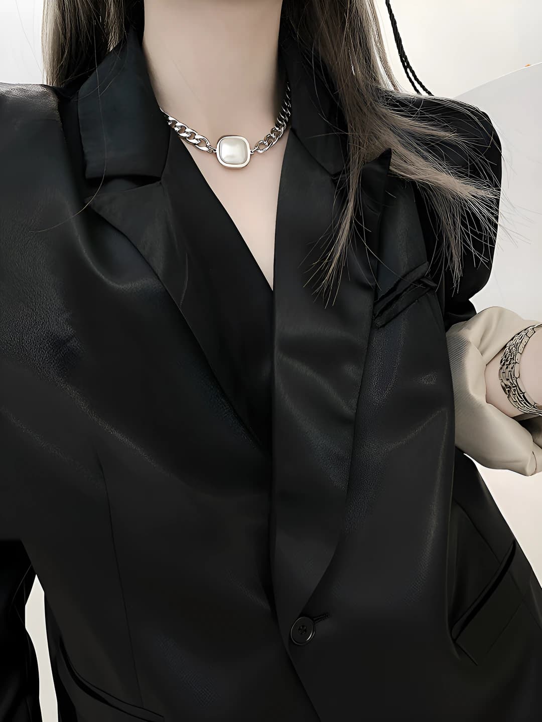 Women's short Cuban link necklace in titanium steel with square and ball design elements