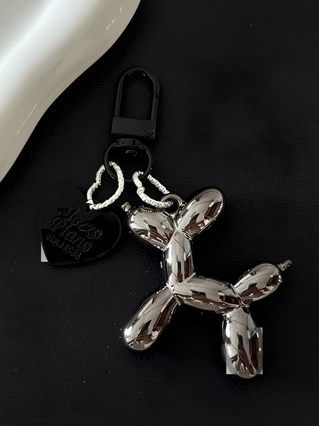 Black balloon dog keychain