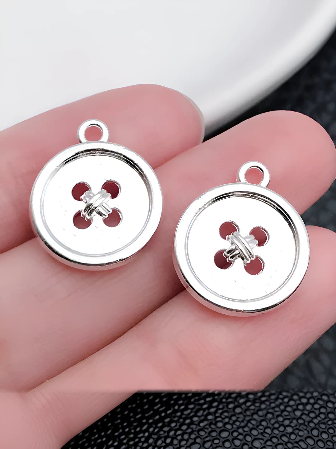 1 шт Яркий серебро пуговица 14x17mm-1.4g