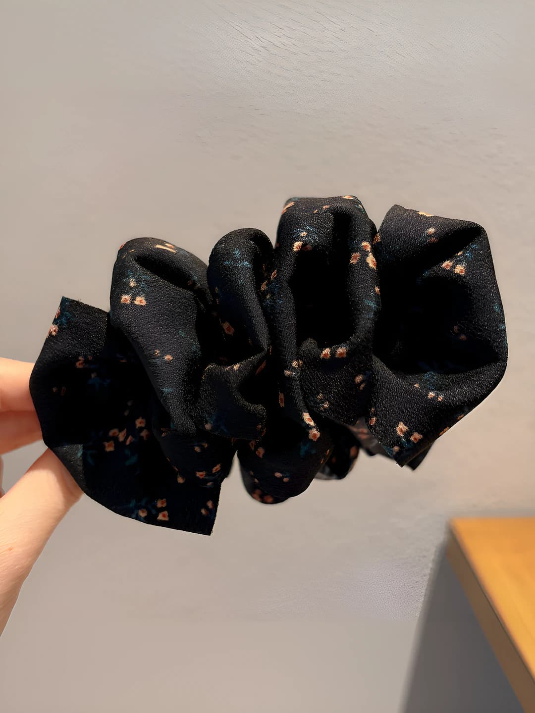3#Black floral - approx. 12 cm
