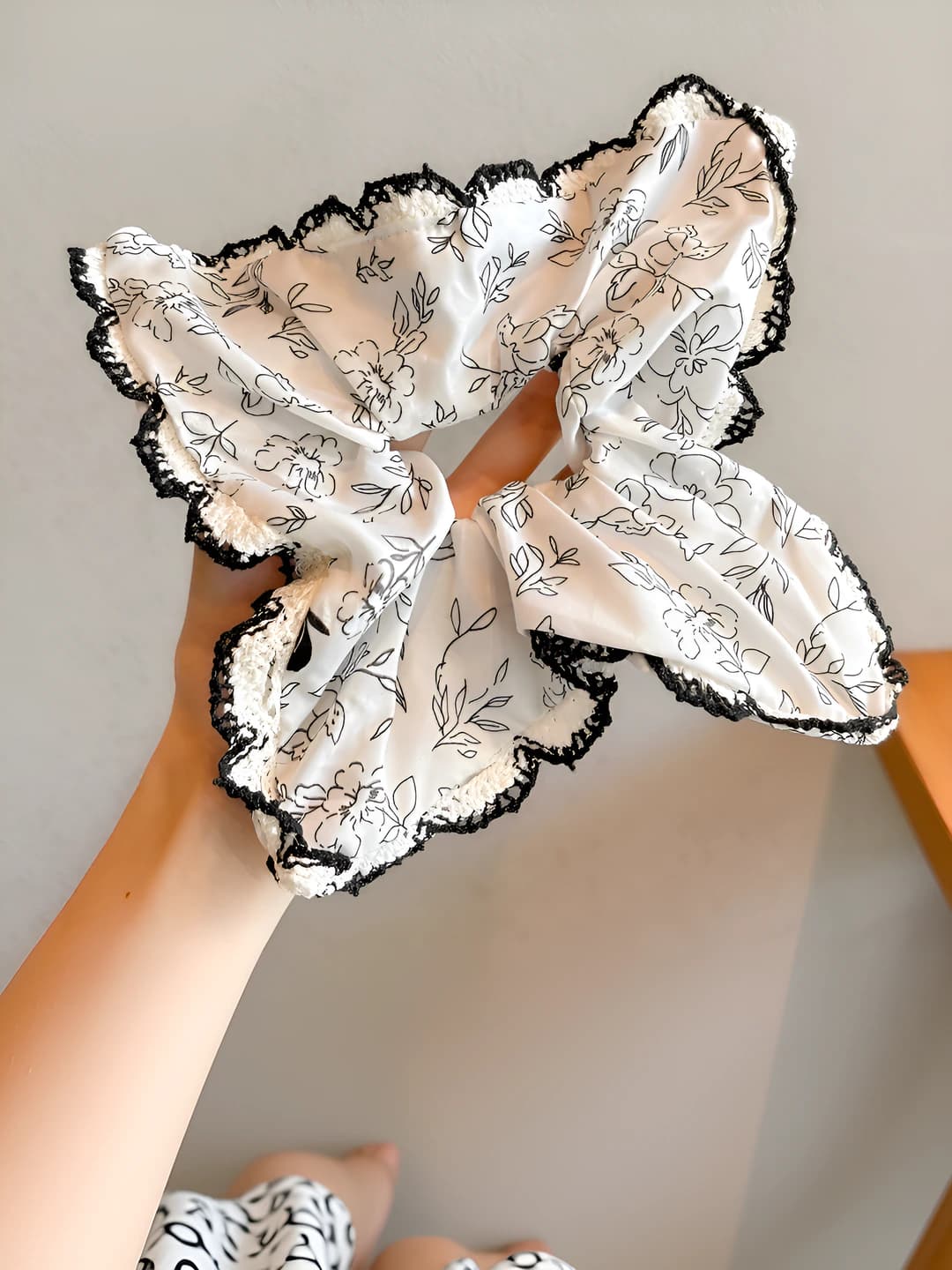 2# Square scarf variant ~22 cm