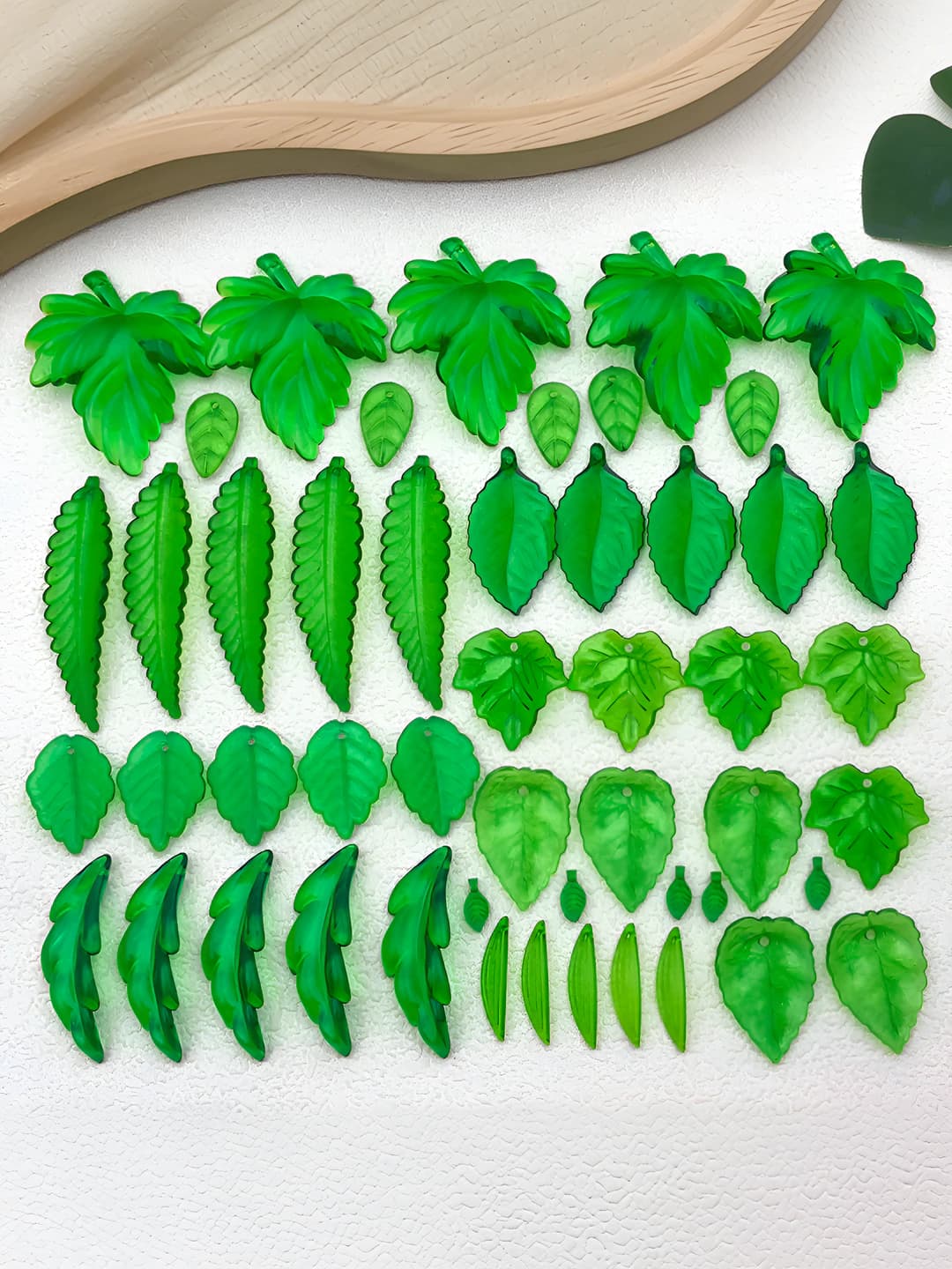 50 pc mixed dark green leaf set-10 types-36.5g
