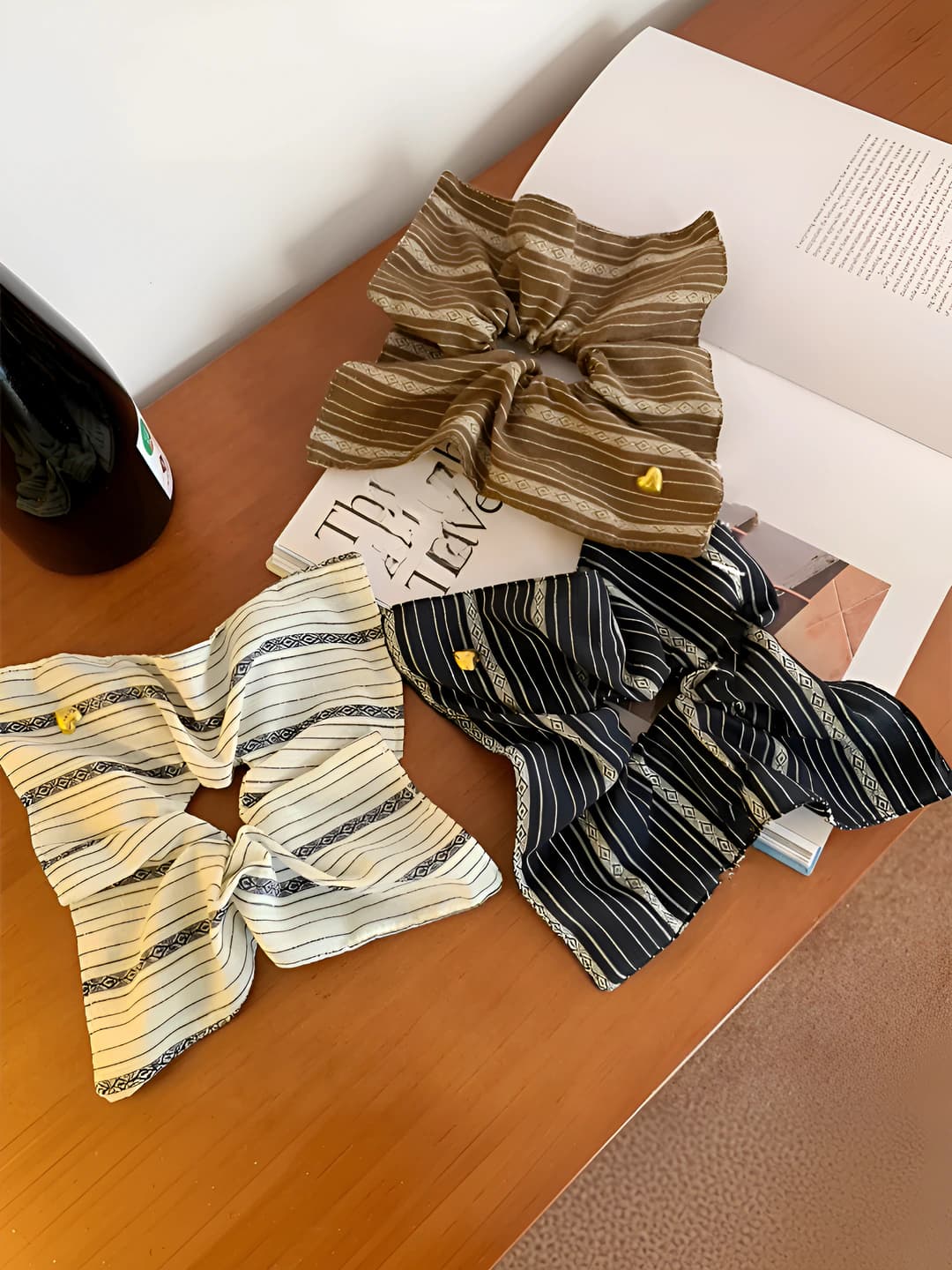 Women's retro striped fabric hair ties, square shape, thick style, 2026