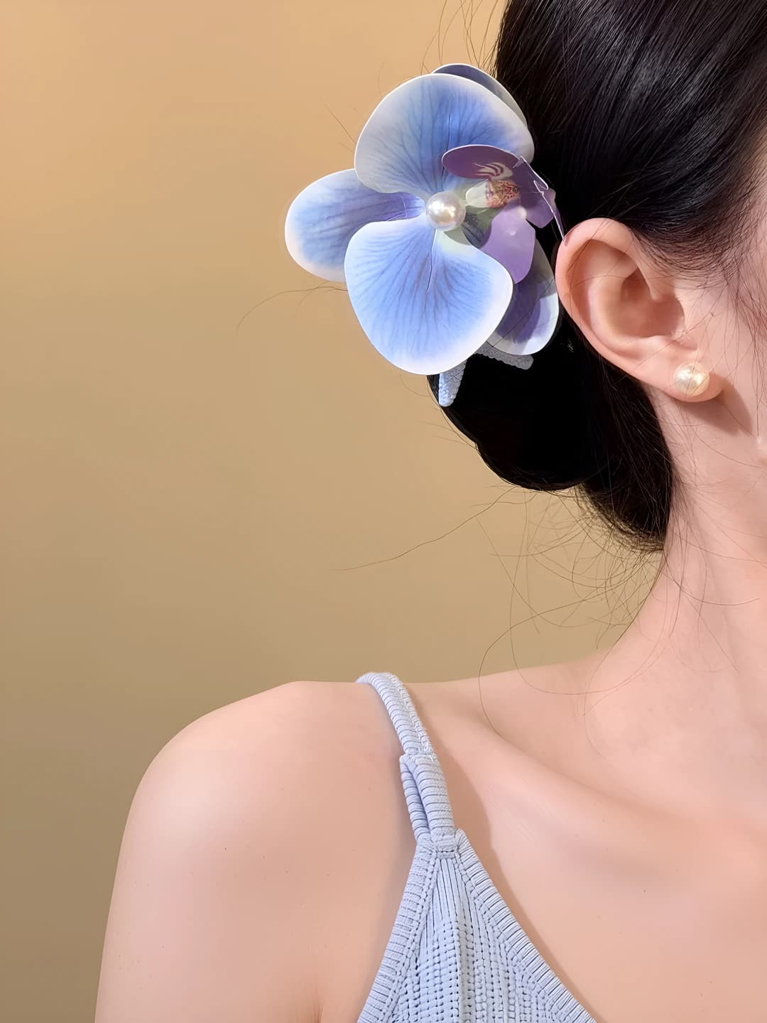 Ko'k phalaenopsis soch qisqich