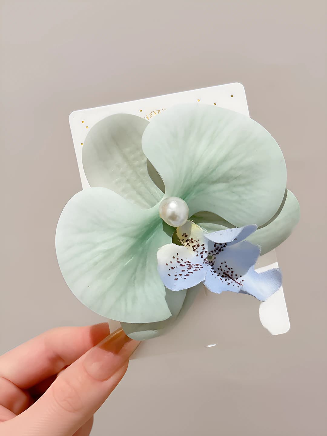 Green orchid pearl clip 9 cm